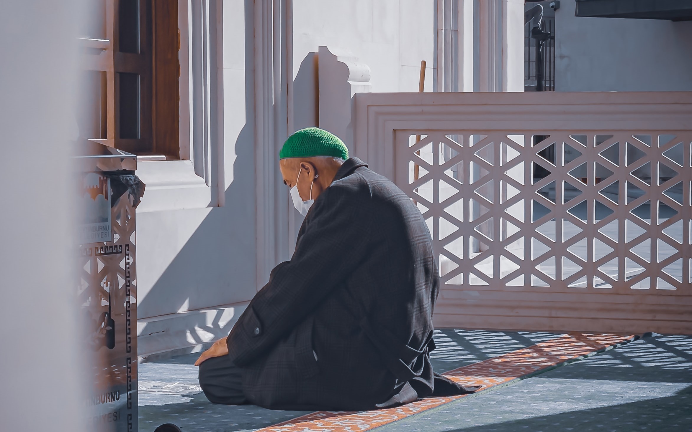 TAHIYYATUL MASJID: SHALAT DUA RAKAAT SEBELUM DUDUK