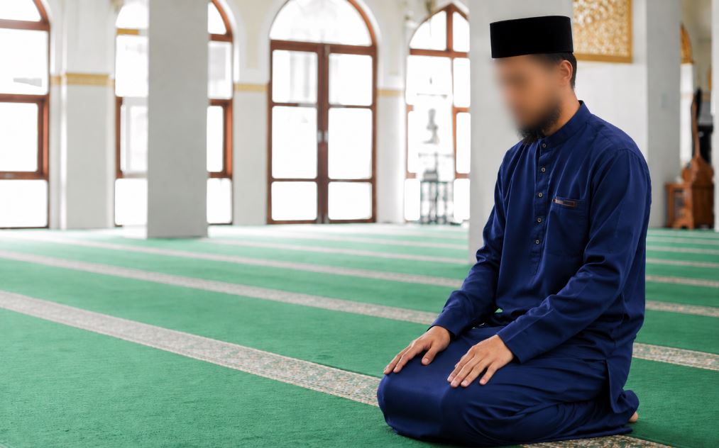DOA DI ANTARA DUA SUJUD: BACAAN DAN MAKNANYA