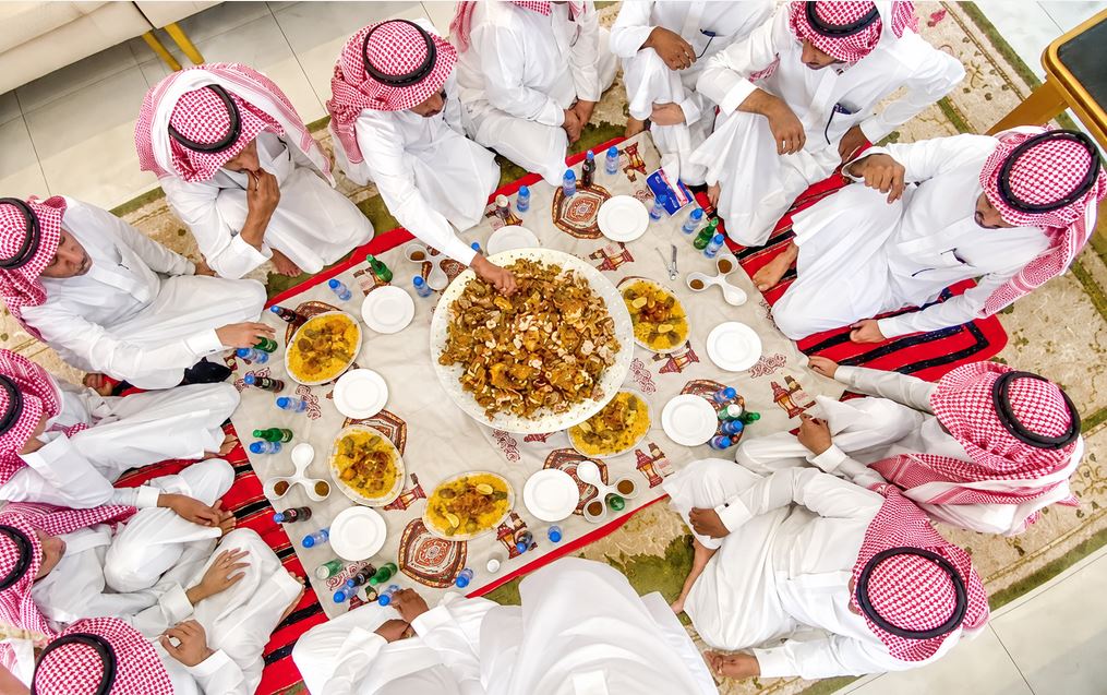 ADAB MAKAN DAN MINUM (6)